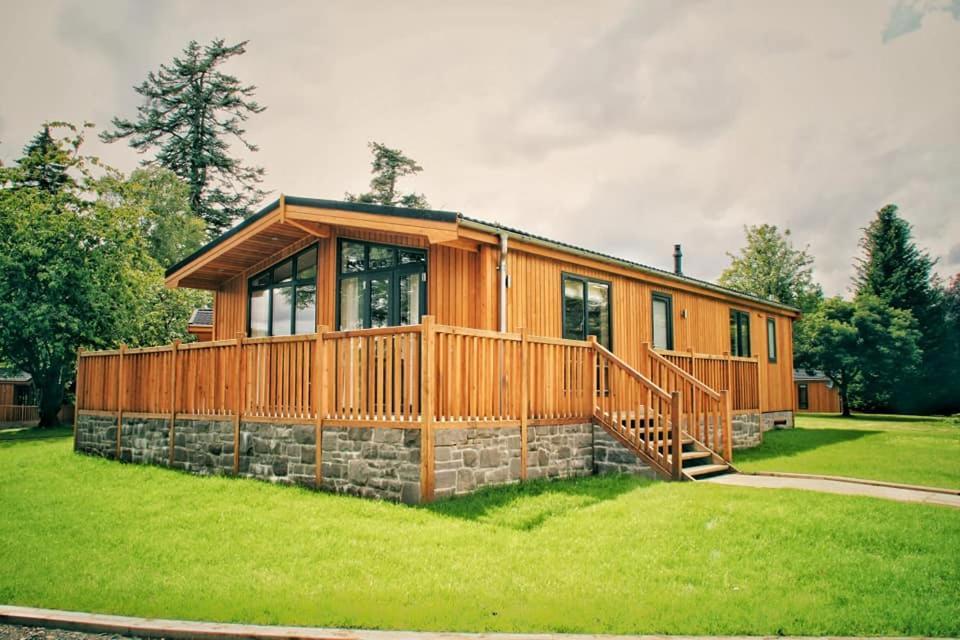 Skyline Lodge Loch Lomond Castle Lodges Balloch Exterior photo